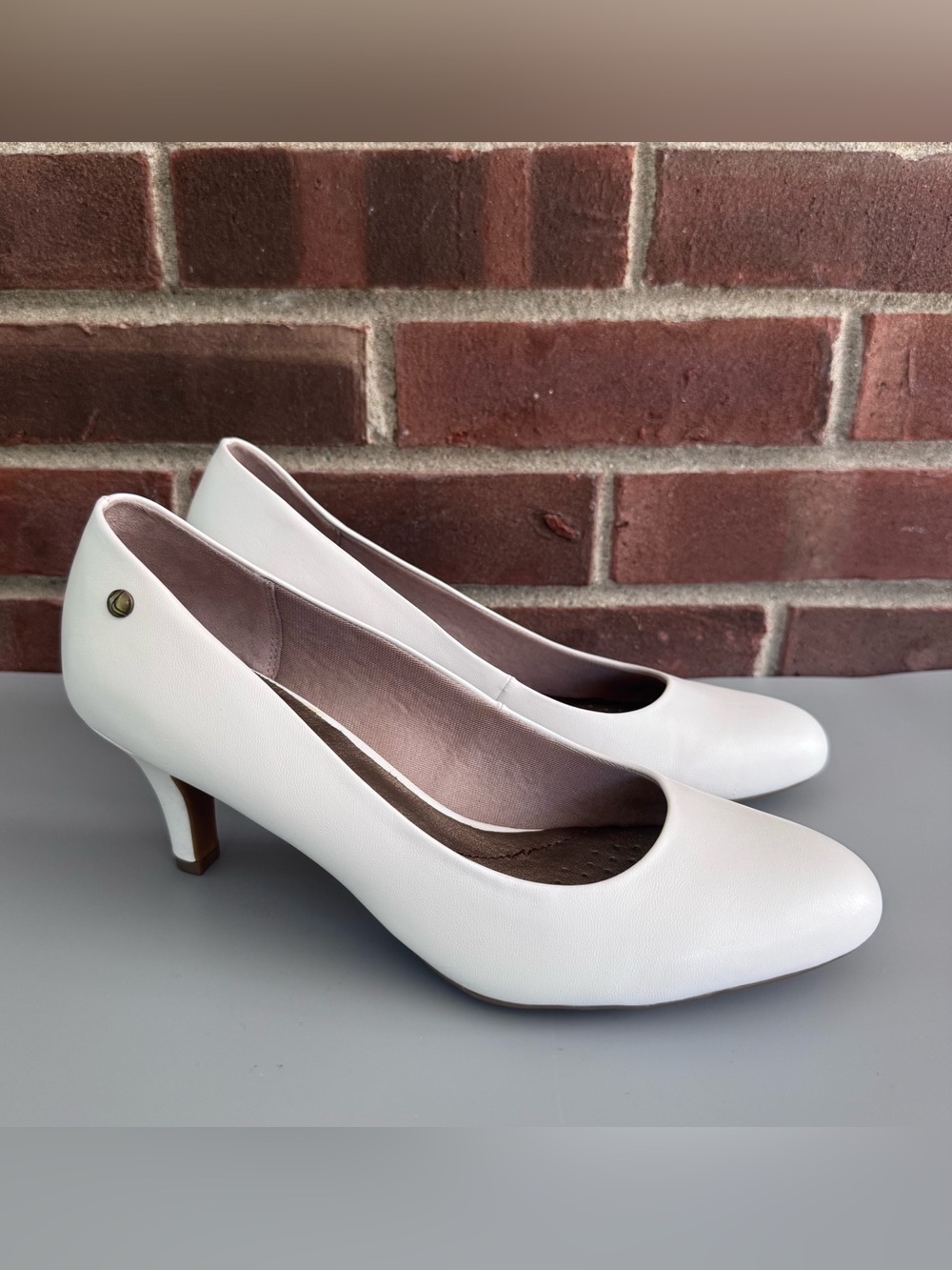LifeStride Parigi Women’s White Pumps Heels US 11 M Soft System Career Shoes. In